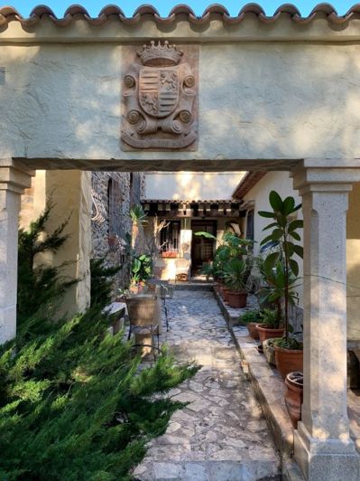 Image No.25-4 Bed Property for sale