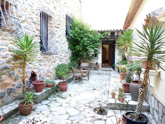 Image No.27-4 Bed Property for sale