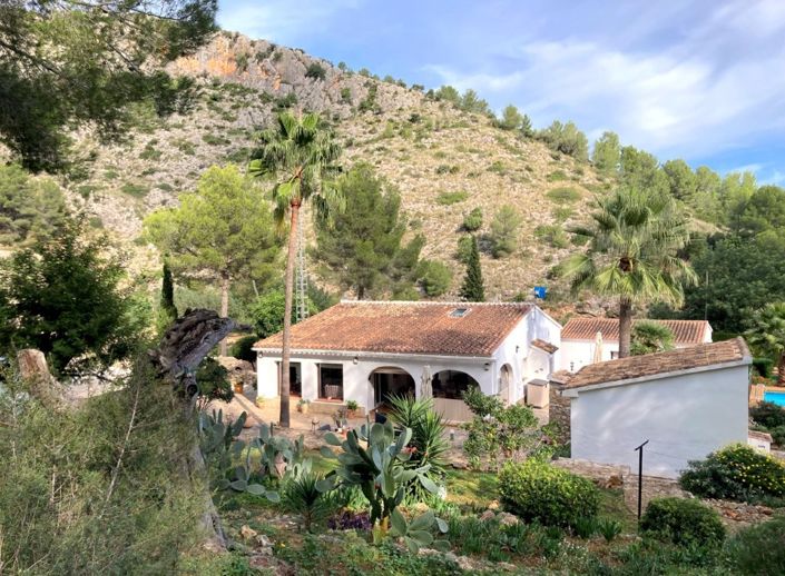 Image No.2-4 Bed Villa for sale