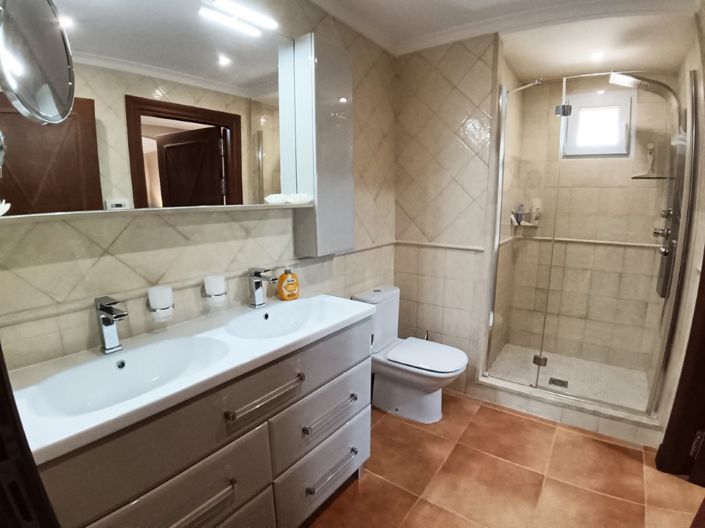 Image No.19-2 Bed Apartment for sale