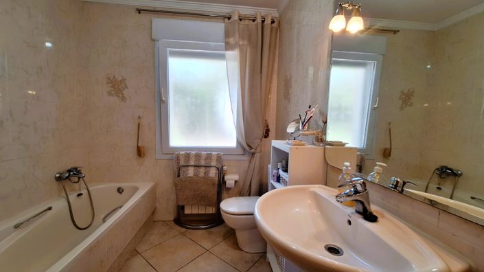 Image No.27-3 Bed Villa for sale