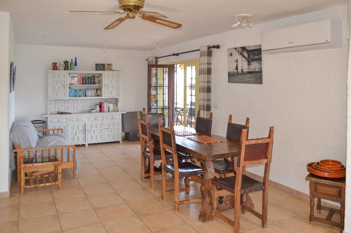 Image No.12-6 Bed Villa for sale