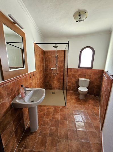 Image No.19-5 Bed Villa for sale