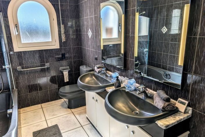 Image No.17-3 Bed Villa for sale