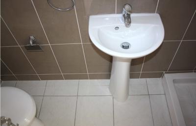 837-guest-bathroom