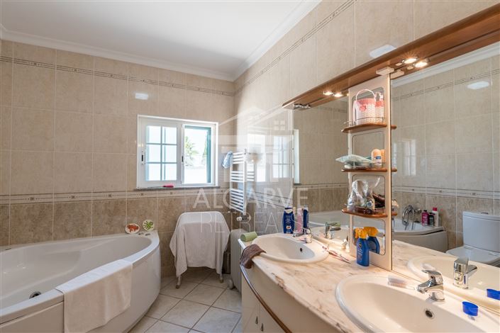 Image No.21-Villa de 4 chambres à vendre à Lagos