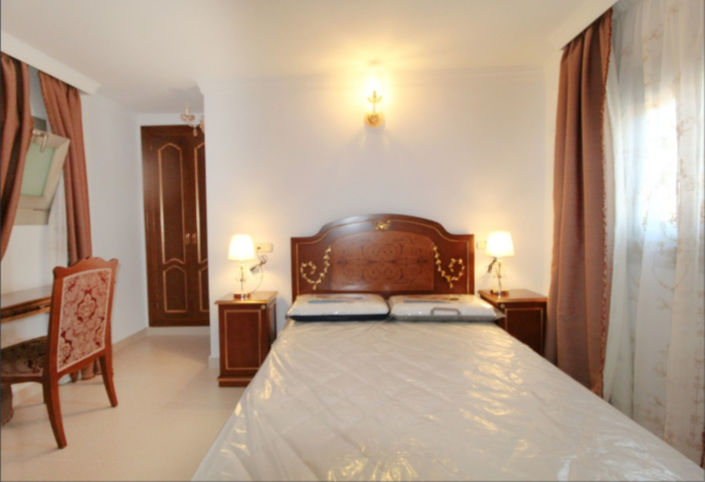 Image No.13-8 Bed House for sale