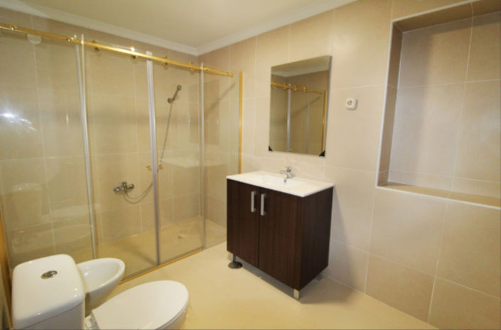 Image No.14-8 Bed House for sale