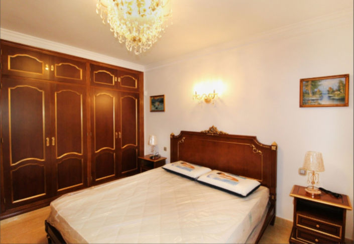 Image No.18-8 Bed House for sale