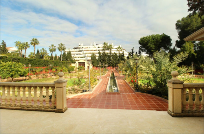 Image No.20-8 Bed House for sale