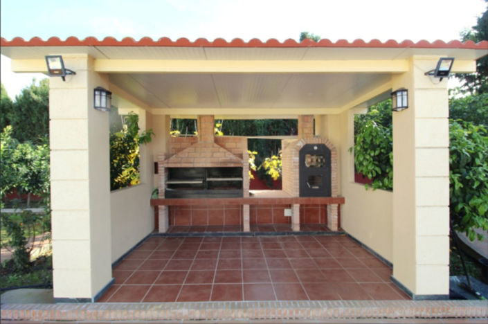 Image No.21-8 Bed House for sale