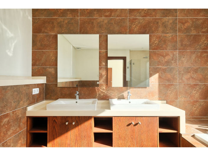Image No.12-4 Bed House for sale