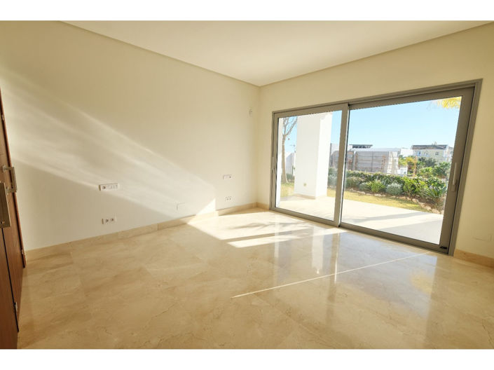 Image No.14-4 Bed House for sale