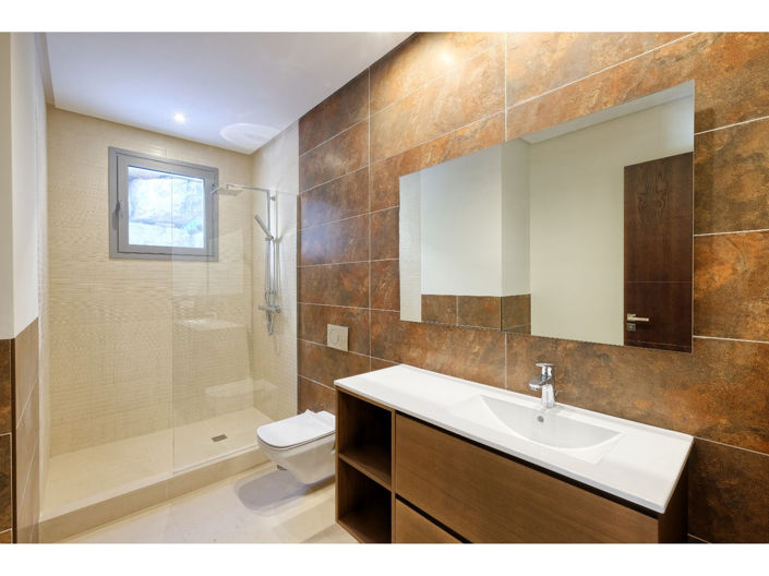 Image No.19-4 Bed House for sale