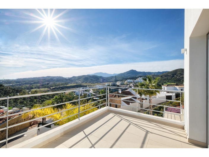 Image No.20-4 Bed House for sale