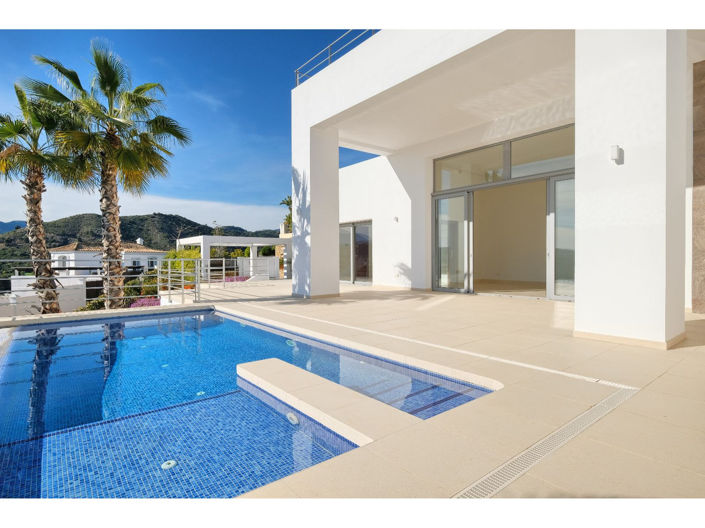 Image No.25-4 Bed House for sale
