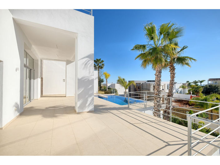 Image No.26-4 Bed House for sale