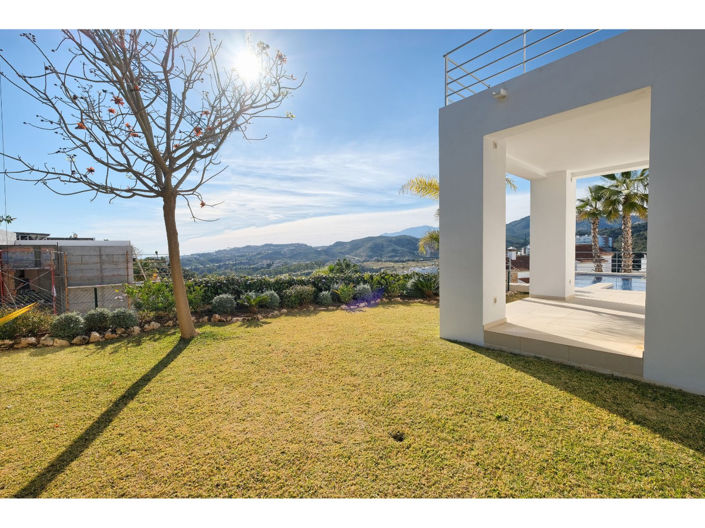 Image No.30-4 Bed House for sale