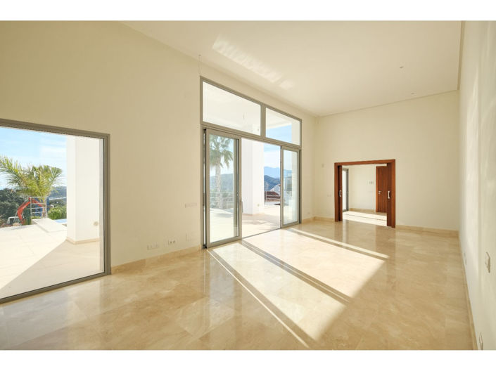 Image No.4-4 Bed House for sale