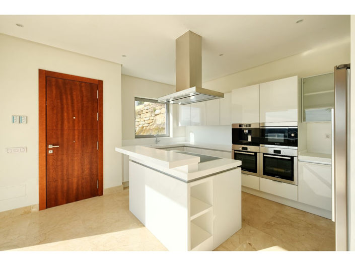 Image No.6-4 Bed House for sale