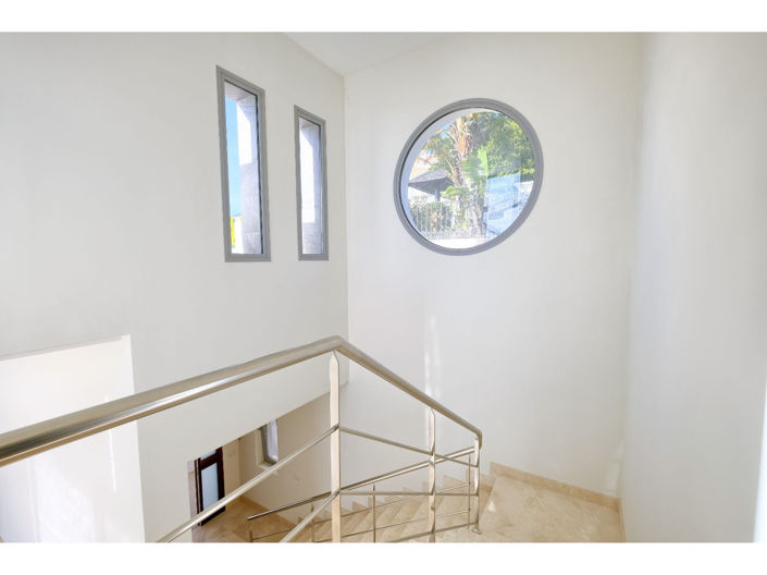 Image No.9-4 Bed House for sale
