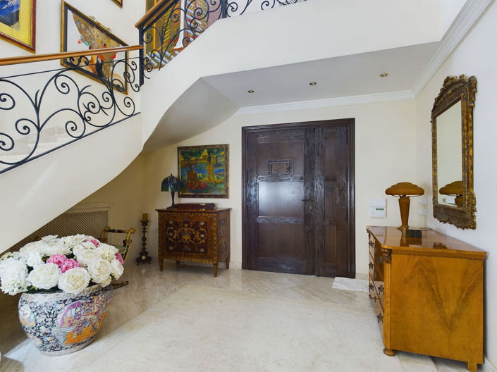 Image No.15-4 Bed House for sale