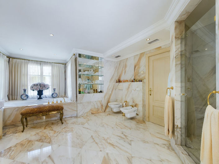 Image No.23-4 Bed House for sale