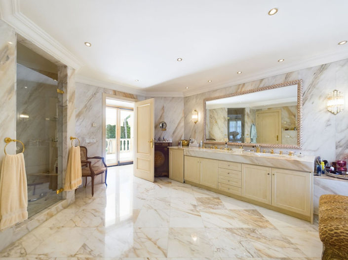 Image No.24-4 Bed House for sale