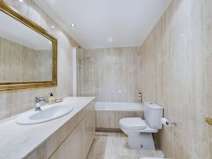 Image No.28-4 Bed House for sale