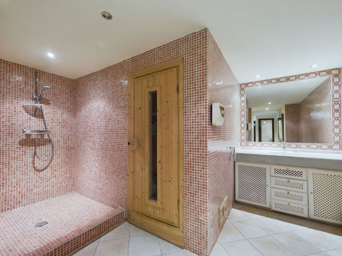 Image No.30-4 Bed House for sale