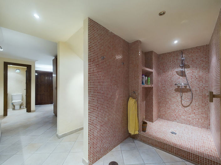 Image No.31-4 Bed House for sale