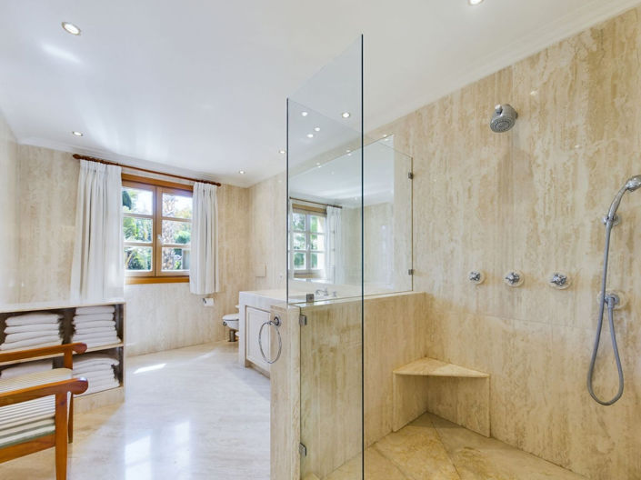 Image No.36-4 Bed House for sale