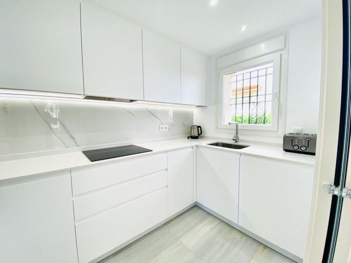 Image No.10-5 Bed House for sale