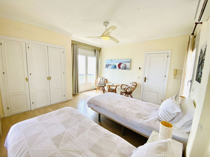 Image No.19-5 Bed House for sale