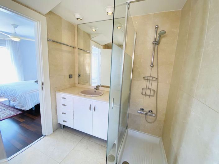 Image No.21-5 Bed House for sale