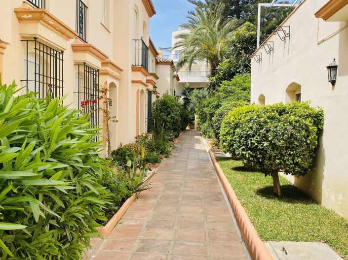 Image No.26-5 Bed House for sale