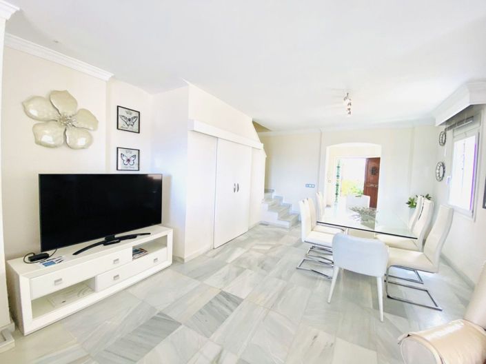 Image No.3-5 Bed House for sale