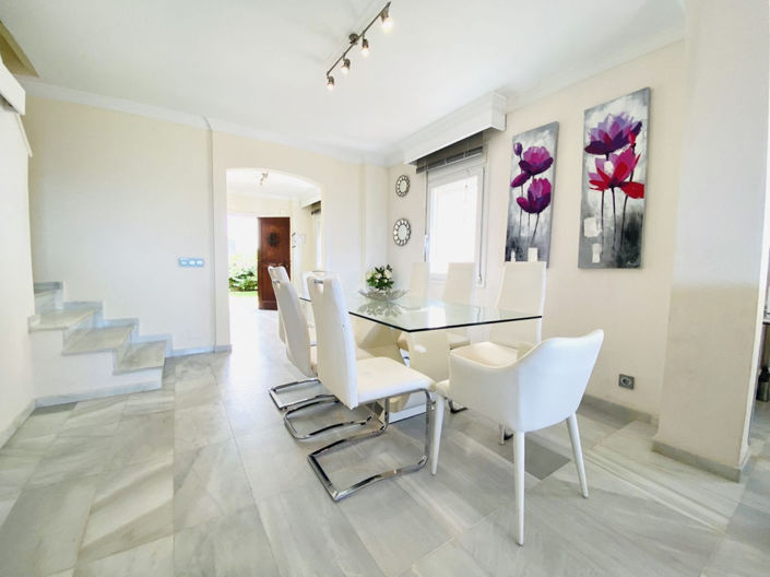 Image No.9-5 Bed House for sale
