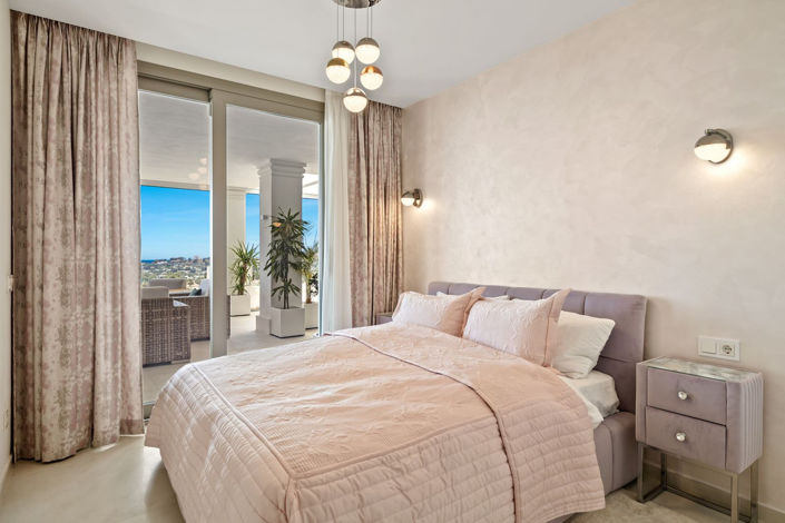 Image No.37-7 Bed Apartment for sale