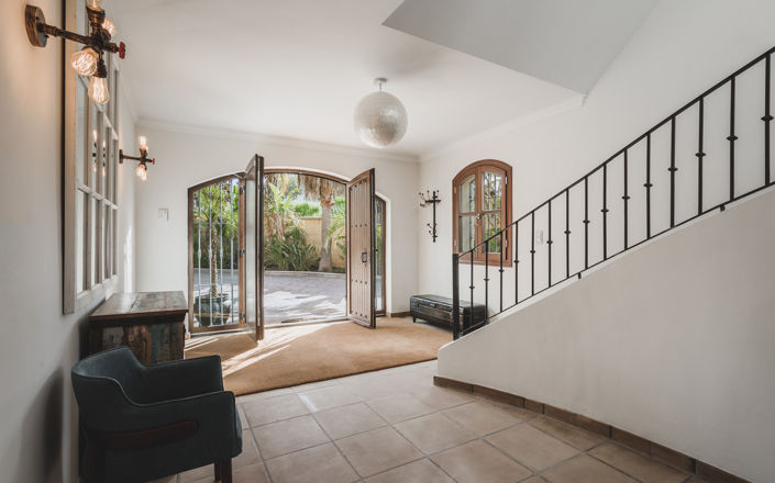Image No.12-7 Bed House for sale