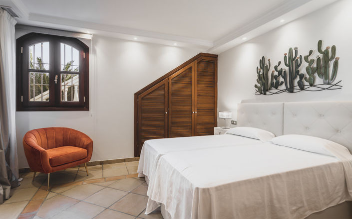 Image No.26-7 Bed House for sale