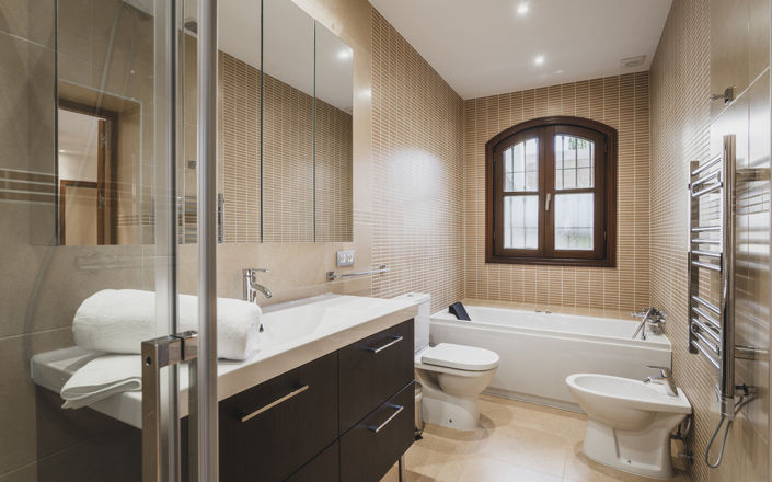 Image No.30-7 Bed House for sale
