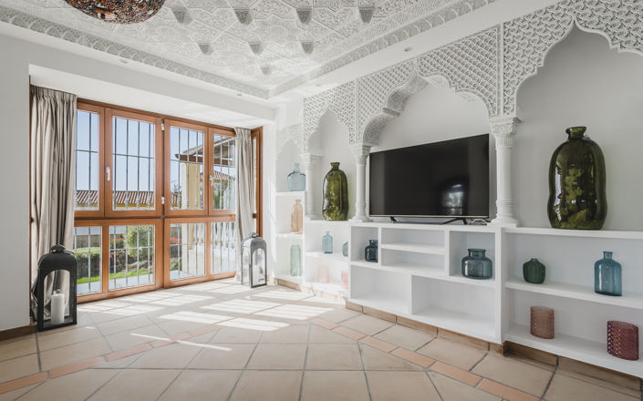 Image No.8-7 Bed House for sale