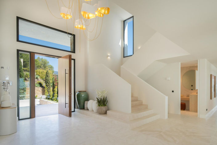 Image No.12-8 Bed House for sale
