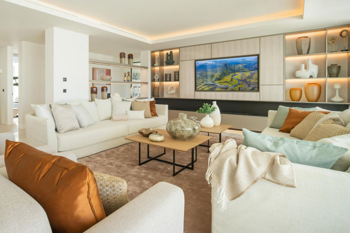 Image No.5-8 Bed House for sale
