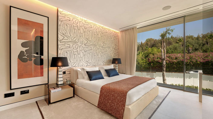 Image No.17-4 Bed House for sale