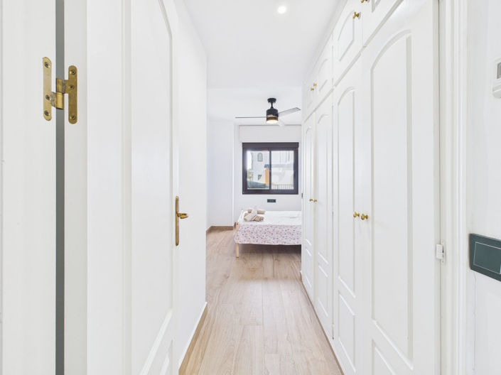 Image No.12-3 Bed Apartment for sale