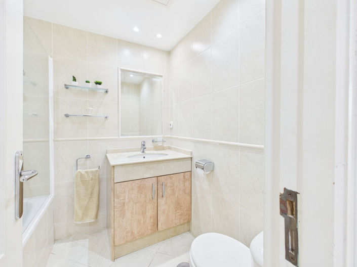 Image No.10-2 Bed Apartment for sale