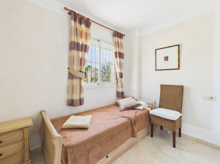 Image No.18-4 Bed House for sale