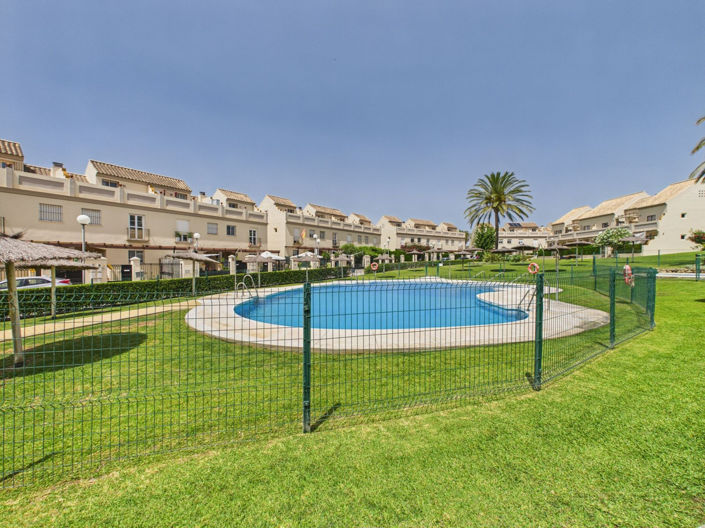 Image No.2-4 Bed House for sale